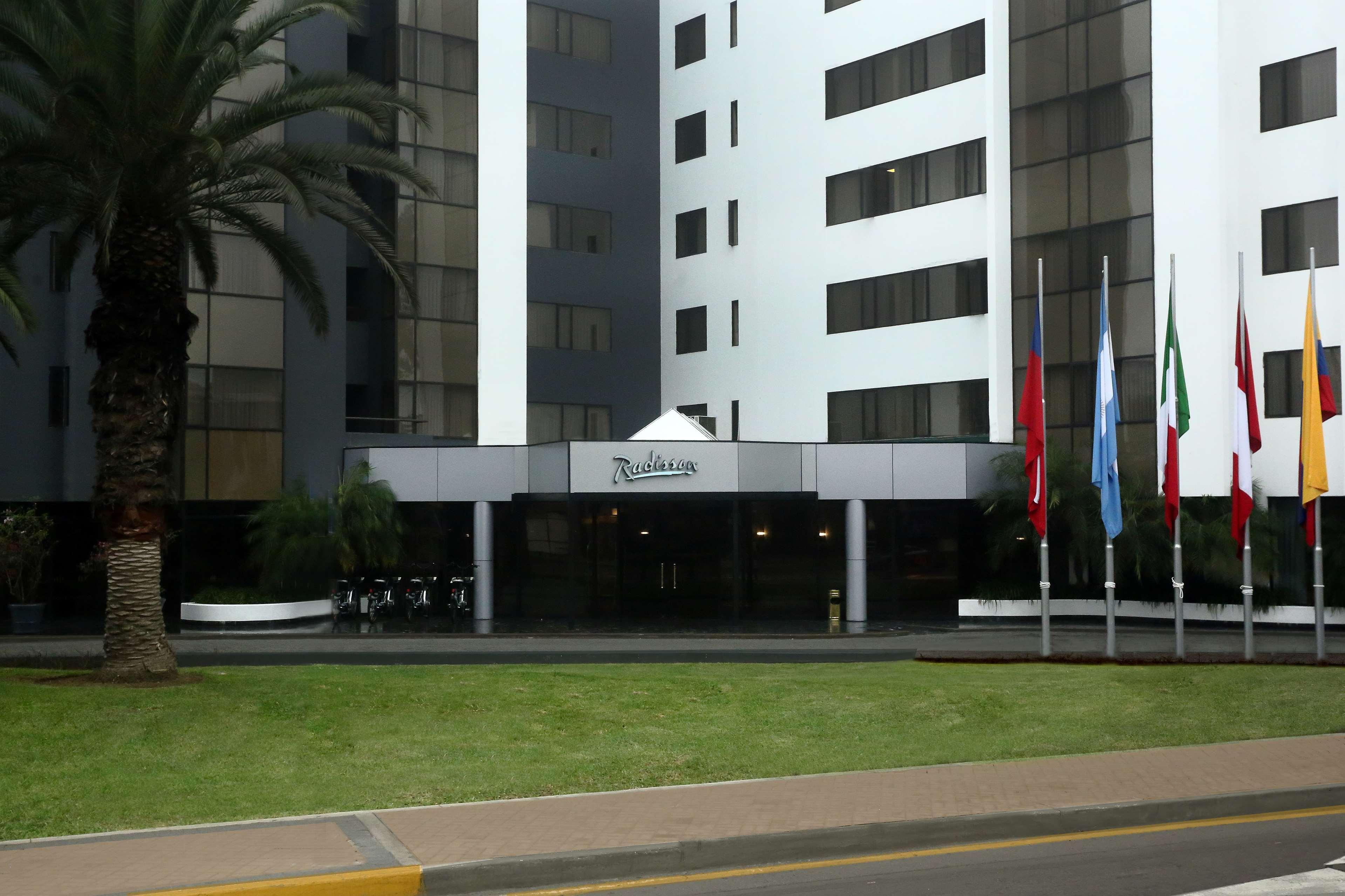 Radisson Hotel Plaza Del Bosque Lima Exterior photo